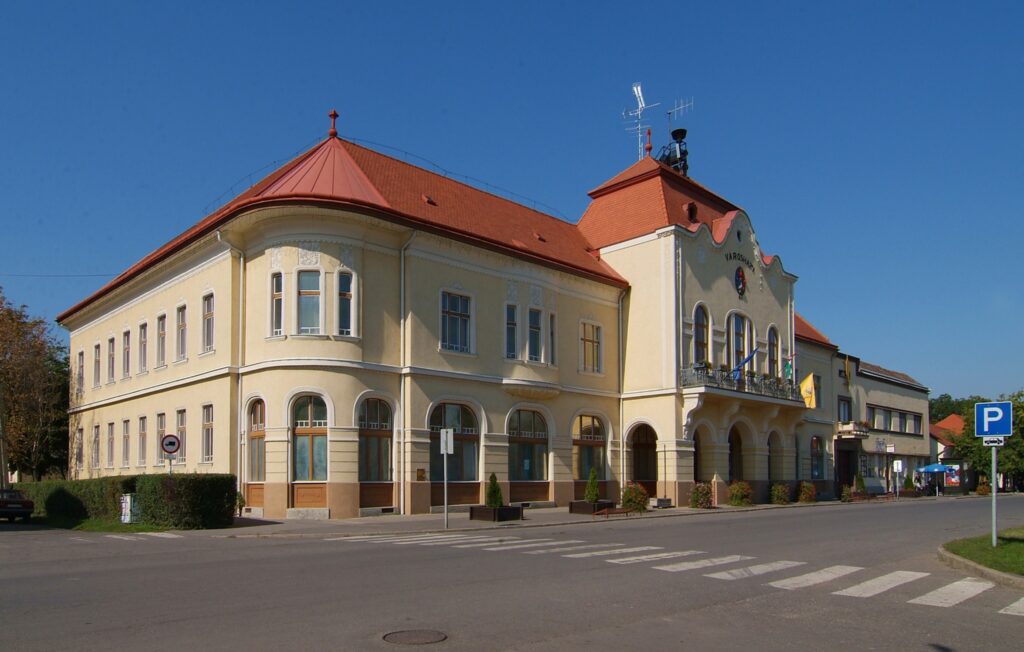 Borza János fotója a balmazújvárosi városházáról, Balmazújváros hivatalos Facebook oldaláról